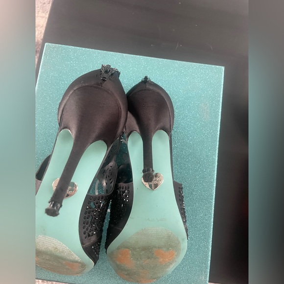 Worn twice black dressy heels - Picture 3 of 4